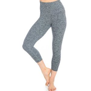 Beyond yoga high waist spaces YW black white capri